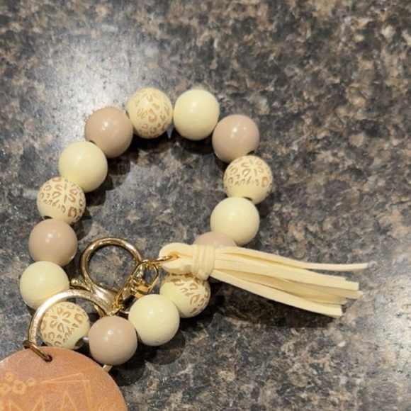 MAMA Beaded Keychain with Leather Tassel - Picture 3 of 4